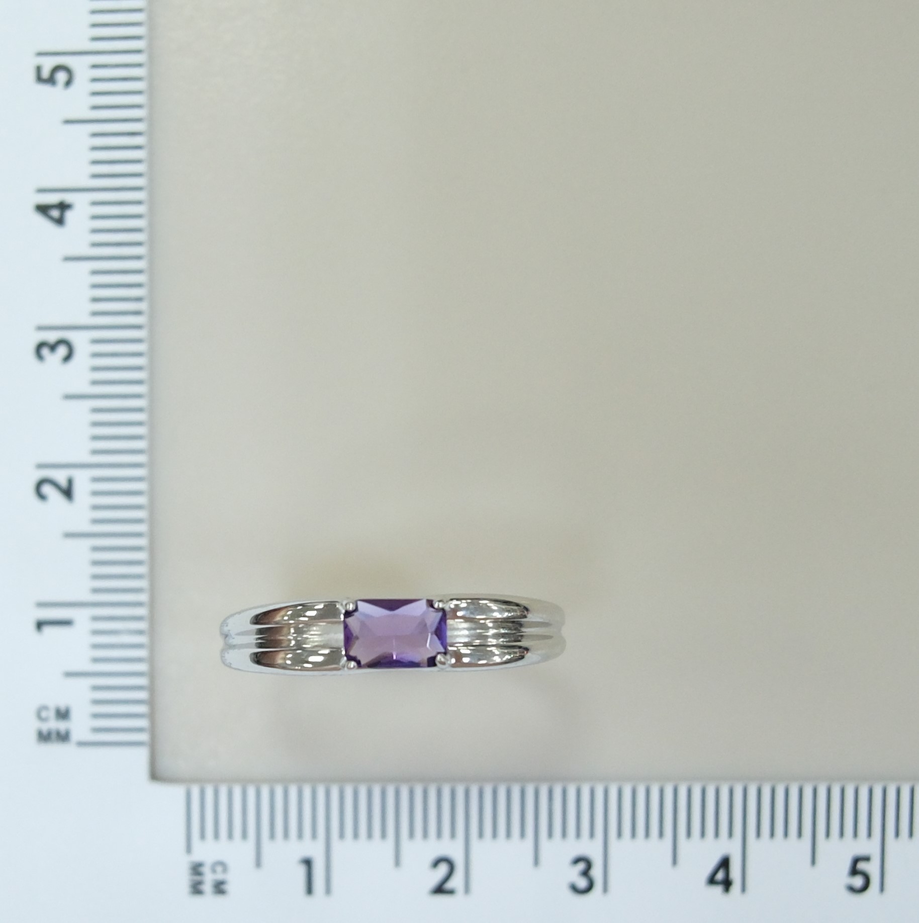 Серебряное кольцо с аметистом